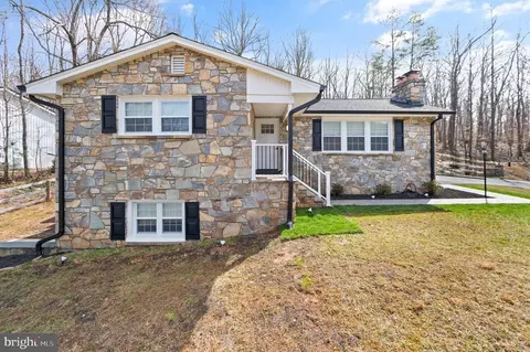 6013 Beverleys Mill Rd, Broad Run, VA 20137 photo 2