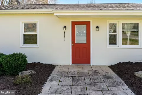 8471 Renalds Ave, Marshall, VA 20115