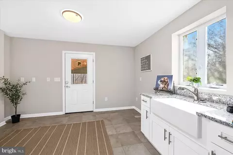 6984 Owl Ln, Marshall, VA 20115 photo 19