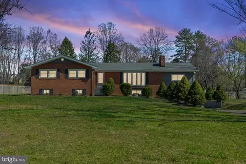 5072 Rock Springs Rd, Warrenton, VA 20187