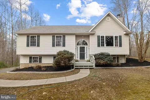 6515 Wincewood Dr, Marshall, VA 20115
