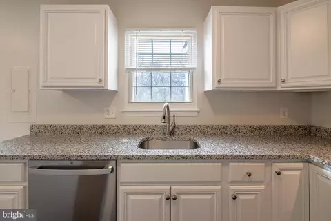 8620 Ashby Ct, Marshall, VA 20115 photo 12