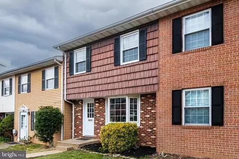 8620 Ashby Ct, Marshall, VA 20115