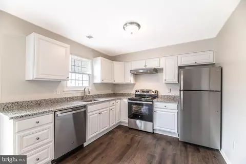 8620 Ashby Ct, Marshall, VA 20115 photo 4