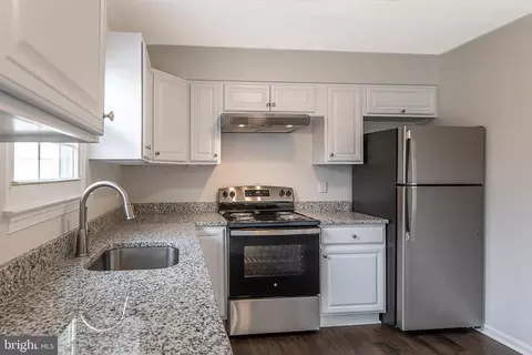 8620 Ashby Ct, Marshall, VA 20115 photo 5