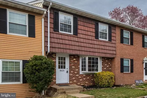 8620 Ashby Ct, Marshall, VA 20115 photo 2