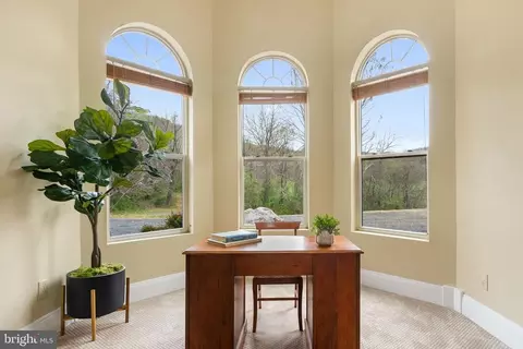 3895 Leeds Manor Rd, Markham, VA 22643 photo 7