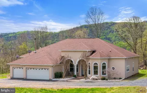 3895 Leeds Manor Rd, Markham, VA 22643