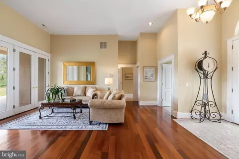 3895 Leeds Manor Rd, Markham, VA 22643 photo 3
