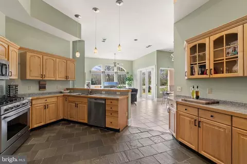 3895 Leeds Manor Rd, Markham, VA 22643 photo 13