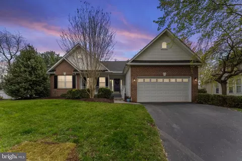 375 Horseshoe Ln, Warrenton, VA 20186