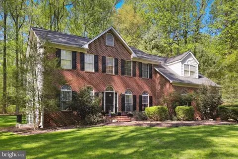 5715 Old Forest Ln, Warrenton, VA 20187