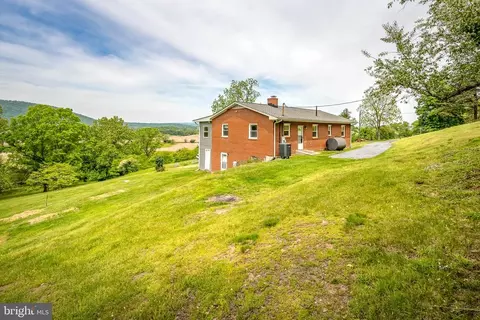 10418 Ada Rd, Marshall, VA 20115 photo 4