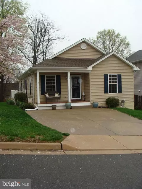 155 Sterling Ct, Warrenton, VA 20186