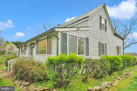 10396 Ada Rd, Marshall, VA 20115 photo 2