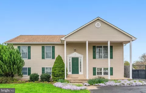 6388 Waterdale Ct, Bealeton, VA 22712