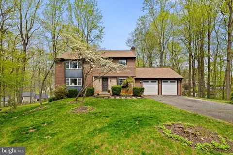 6426 Halifax Ct, Warrenton, VA 20187