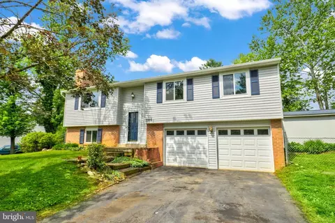 7146 Northampton St, Warrenton, VA 20187
