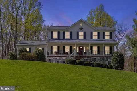 5351 Christa Ct, Warrenton, VA 20187