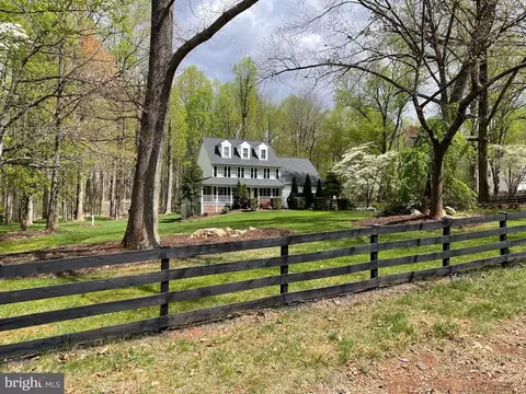 5616 Sinclair Dr, Warrenton, VA 20187 photo 4