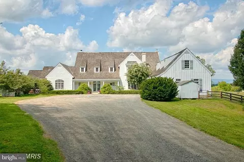 3677 Grove Ln, Delaplane, VA 20144