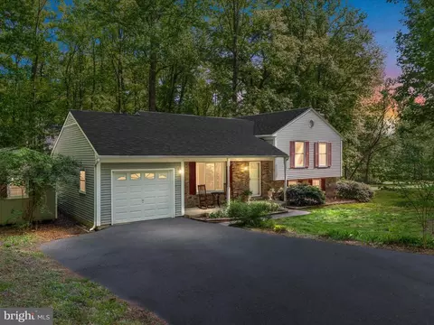 6285 Ghadban Ct, Warrenton, VA 20187