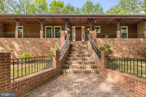 6247 Enon School Rd, Marshall, VA 20115