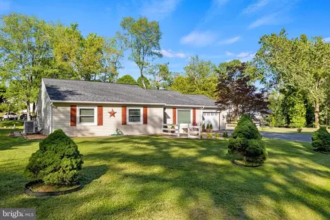 7343 Westmoreland Dr, Warrenton, VA 20187