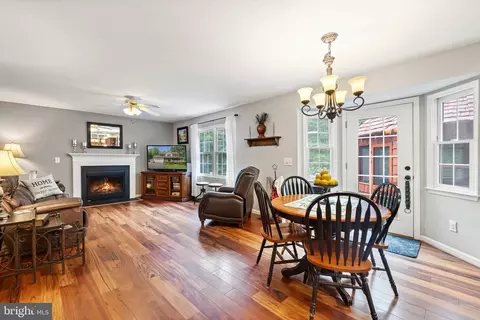 5454 Beechtree Dr, Warrenton, VA 20187 photo 19
