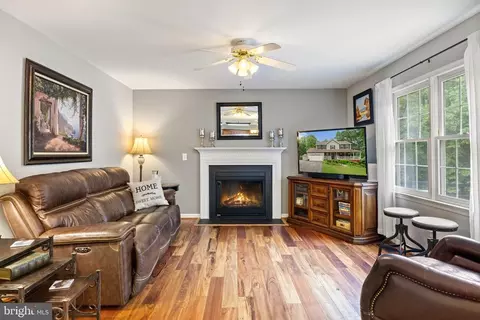 5454 Beechtree Dr, Warrenton, VA 20187 photo 17