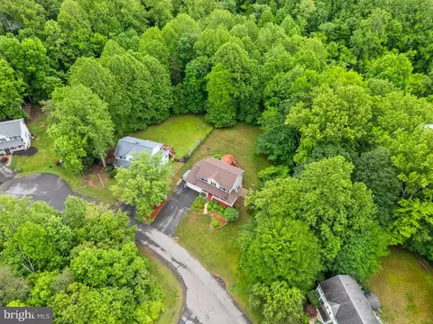 5454 Beechtree Dr, Warrenton, VA 20187 photo 2
