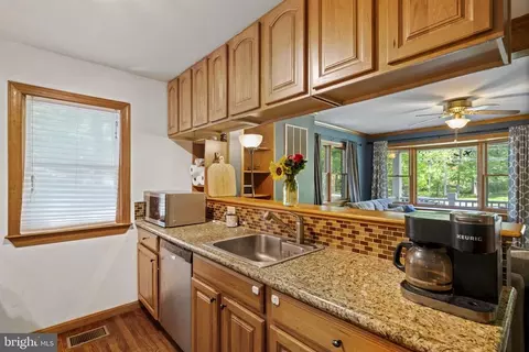 5755 Pilgrims Rest Rd, Broad Run, VA 20137 photo 12