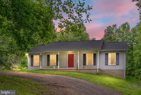 9537 Elihu Hill Rd, Marshall, VA 20115