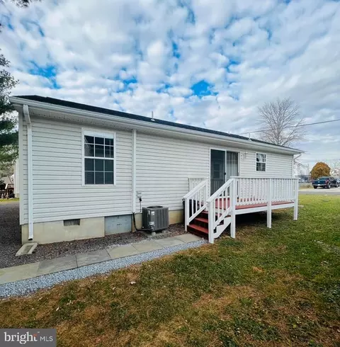 8467 Clover Ct, Marshall, VA 20115 photo 6