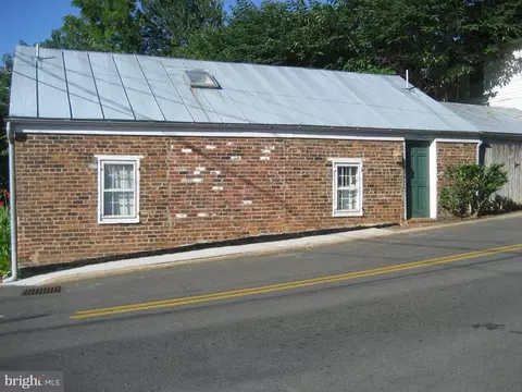 38 E Lee St, Warrenton, VA 20186