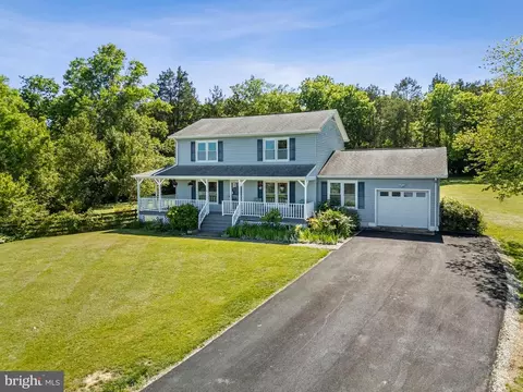 6821 Crescent Pl, Bealeton, VA 22712