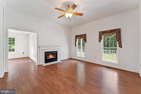 8456 Emerald Ln, Marshall, VA 20115 photo 8