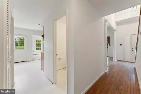 8456 Emerald Ln, Marshall, VA 20115 photo 19