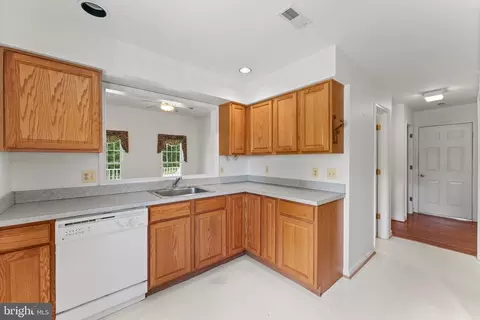 8456 Emerald Ln, Marshall, VA 20115 photo 14
