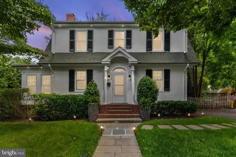 175 Locust St, Warrenton, VA 20186