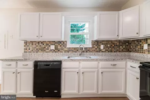 8595 Pellam Ct, Marshall, VA 20115 photo 28