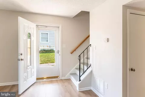 8595 Pellam Ct, Marshall, VA 20115 photo 9