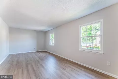 8595 Pellam Ct, Marshall, VA 20115 photo 13