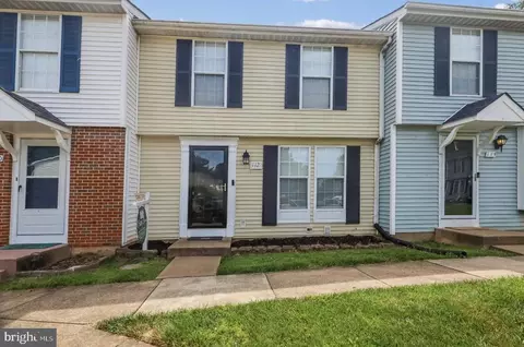 112 Oak Tree Ln, Warrenton, VA 20186