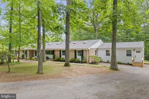 6358 Georgetown Rd, Broad Run, VA 20137 photo 2