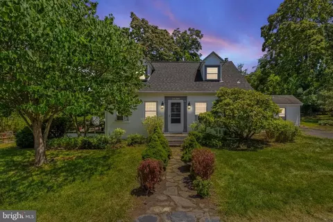 6307 Lee St, The Plains, VA 20198
