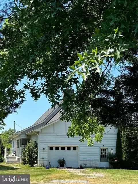 10464 Adkins Farm Ln, Catlett, VA 20119