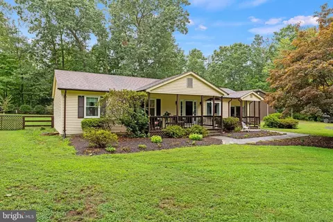 5595 Courtneys Corner Rd, Sumerduck, VA 22742
