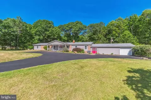 8008 Kettle Run Ct, Catlett, VA 20119