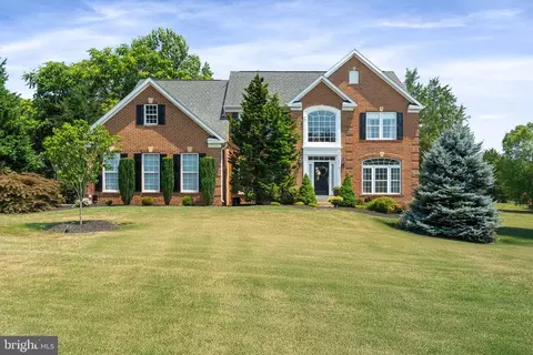 6875 Tulip Hill Dr, Warrenton, VA 20187